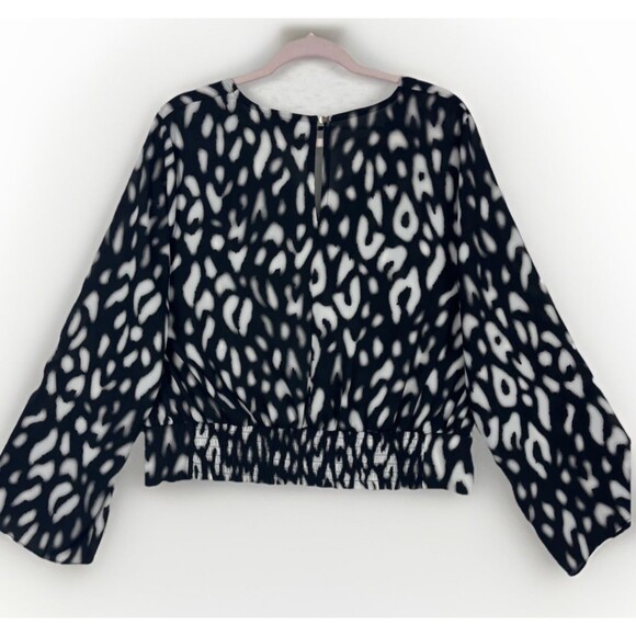 Bold Elements Wrap style Blouse Womens SZ XL Long sleeve Black White Boho Chic - Picture 3 of 16